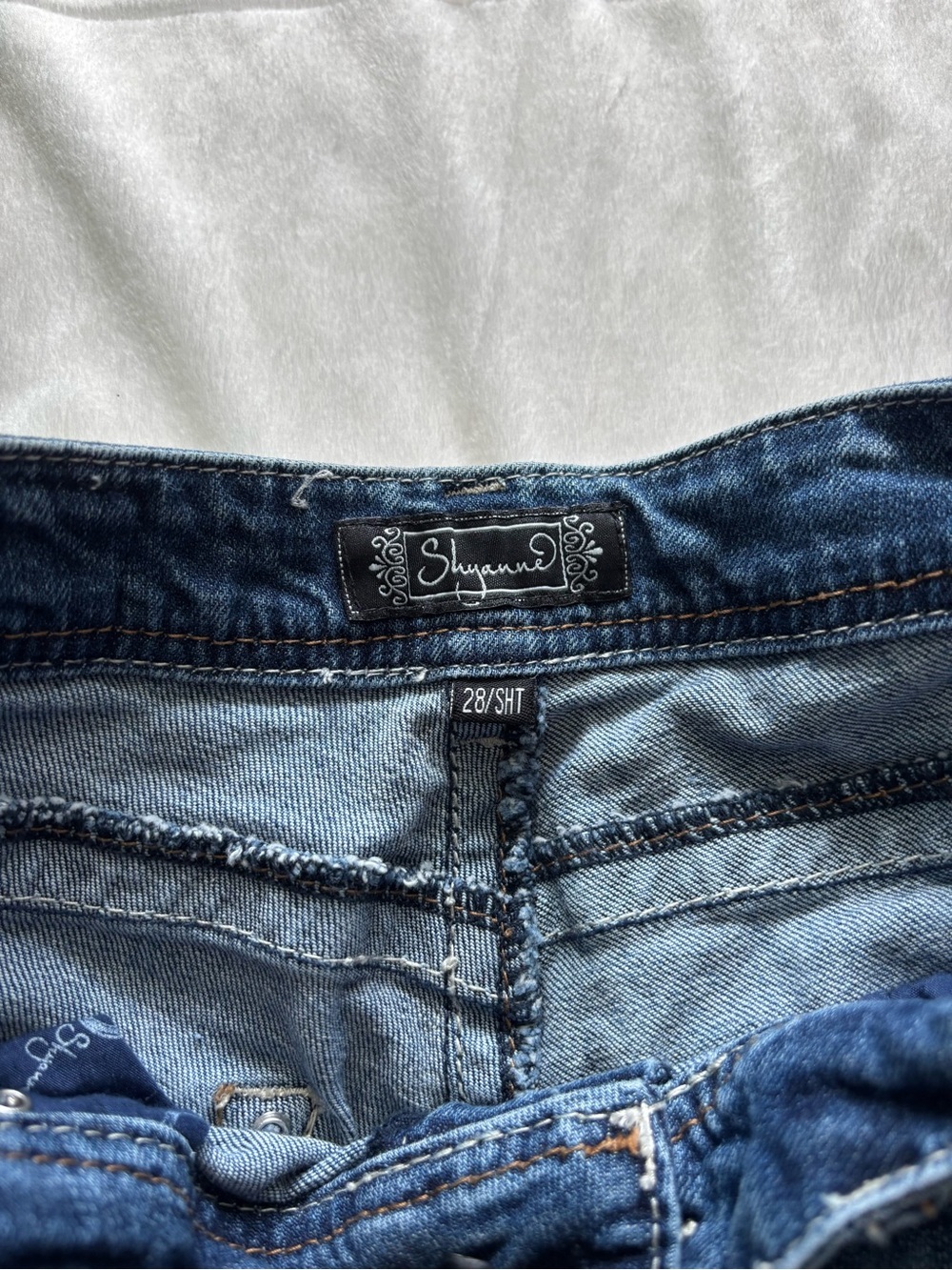 Shyanne Women's Blue Embroidered Rhinestone Shy Bootcut Jeans Sz:28x30 - Picture 6 of 13